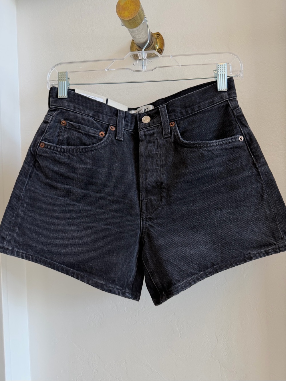Agolde Parker Long Short in Cat. Size 24. NWT
